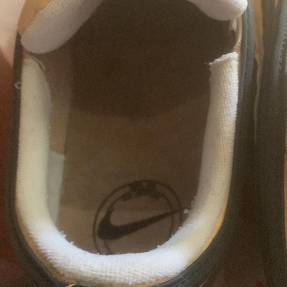 Nike - Picture 3 of 8
